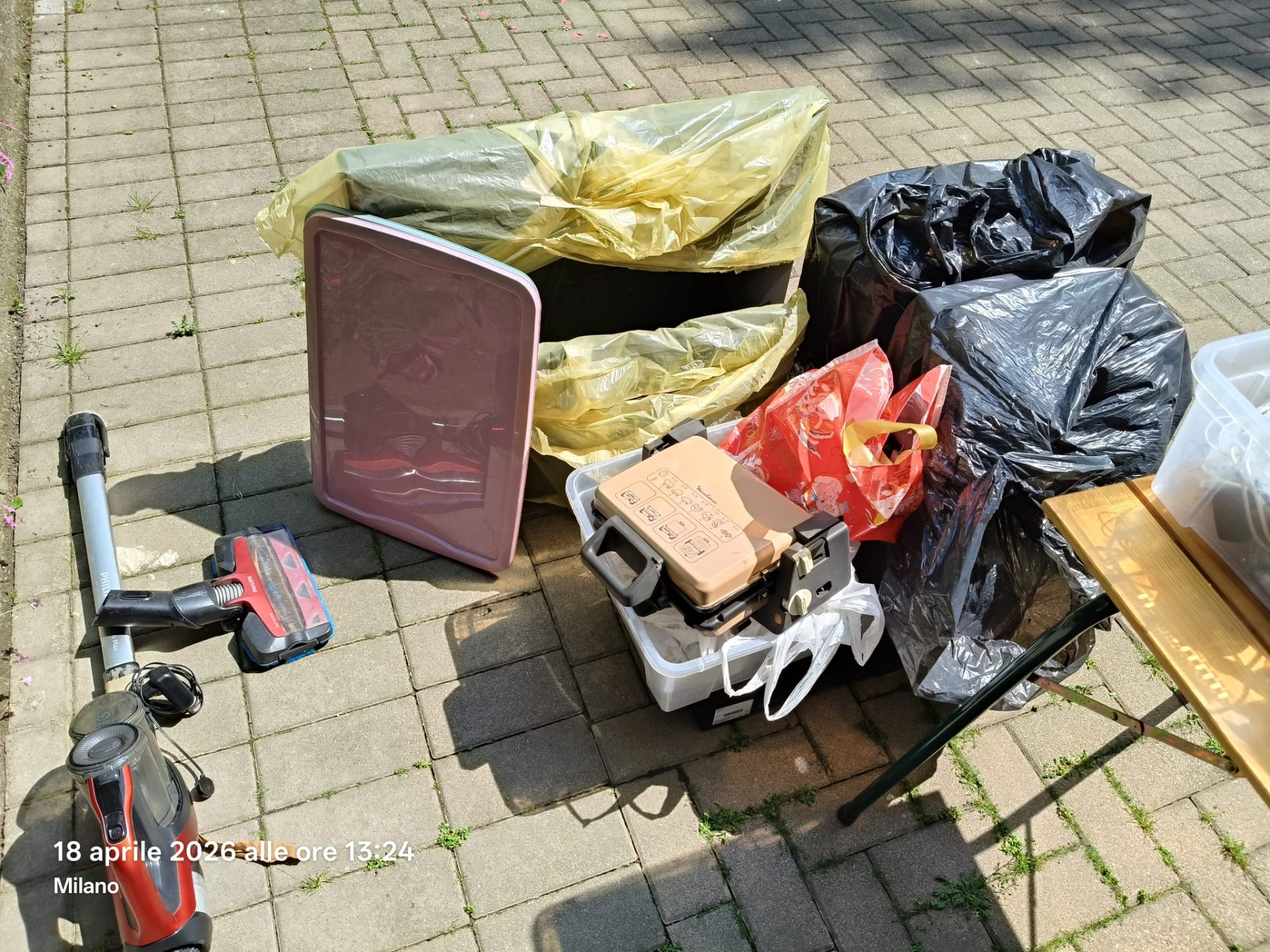 RAEE pronti per il trasporto a fine raccolta